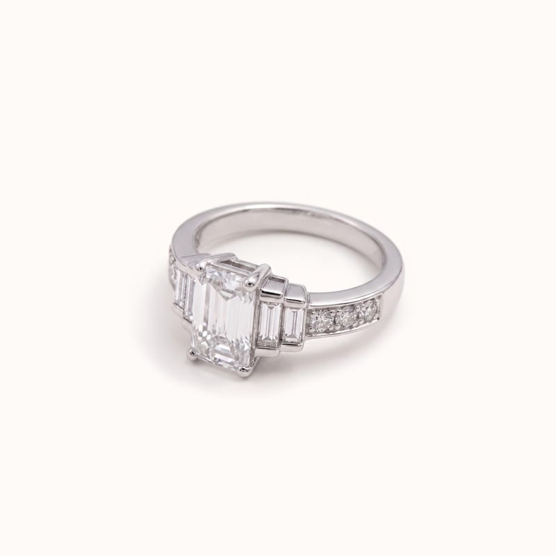 Signature Solitaire · View 2